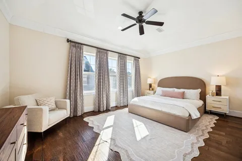 $385,000 | 11116 Sherwood Oak Lane, Houston, TX 77043