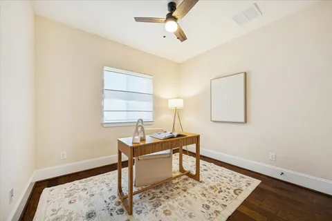 $385,000 | 11116 Sherwood Oak Lane, Houston, TX 77043