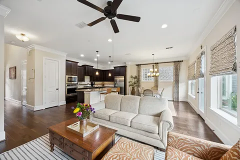 $399,000 | 11116 Sherwood Oak Lane, Houston, TX 77043