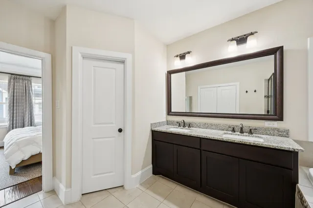 $399,000 | 11116 Sherwood Oak Lane, Houston, TX 77043