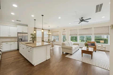 $399,000 | 11116 Sherwood Oak Lane, Houston, TX 77043