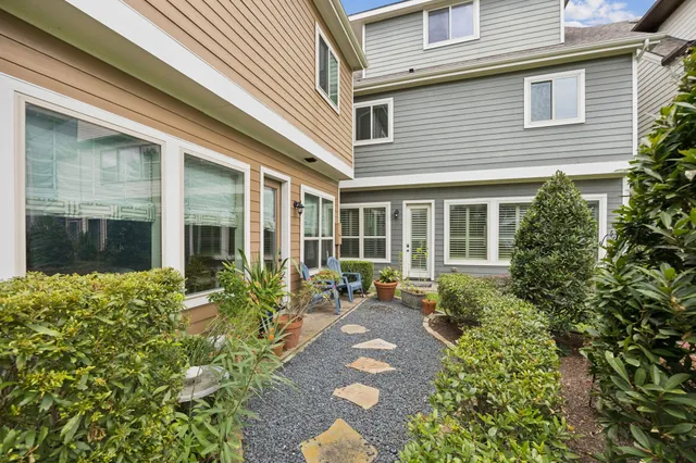 $399,000 | 11116 Sherwood Oak Lane, Houston, TX 77043