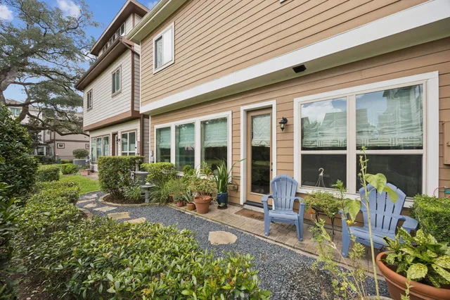 $399,000 | 11116 Sherwood Oak Lane, Houston, TX 77043