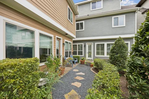 $399,000 | 11116 Sherwood Oak Lane, Houston, TX 77043