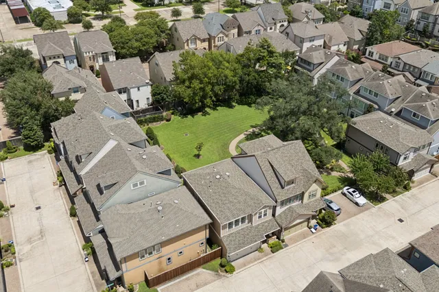 $399,000 | 11116 Sherwood Oak Lane, Houston, TX 77043