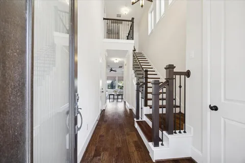 $385,000 | 11116 Sherwood Oak Lane, Houston, TX 77043