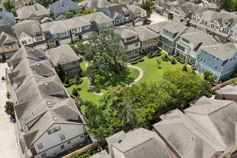 $399,000 | 11116 Sherwood Oak Lane, Houston, TX 77043