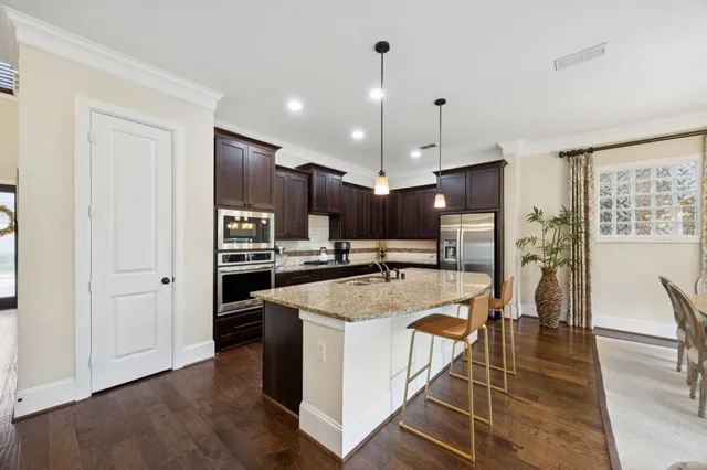 $399,000 | 11116 Sherwood Oak Lane, Houston, TX 77043