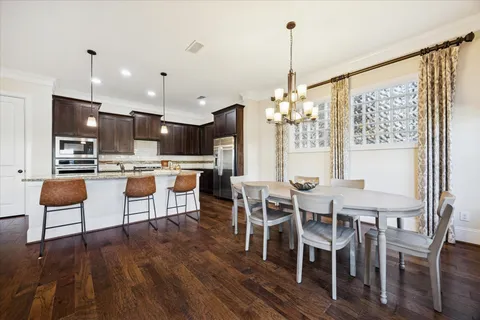 $385,000 | 11116 Sherwood Oak Lane, Houston, TX 77043