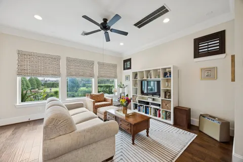 $399,000 | 11116 Sherwood Oak Lane, Houston, TX 77043