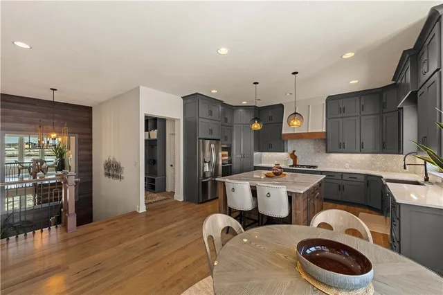 $1,200,000 | 1317 Granton Lane, Raymore, MO 64083