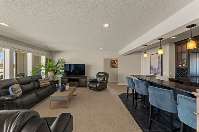 $1,200,000 | 1317 Granton Lane, Raymore, MO 64083