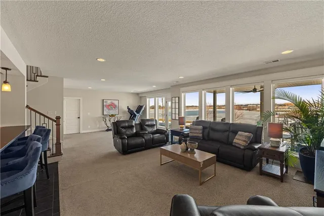 $1,200,000 | 1317 Granton Lane, Raymore, MO 64083