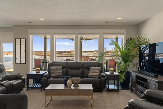 $1,200,000 | 1317 Granton Lane, Raymore, MO 64083