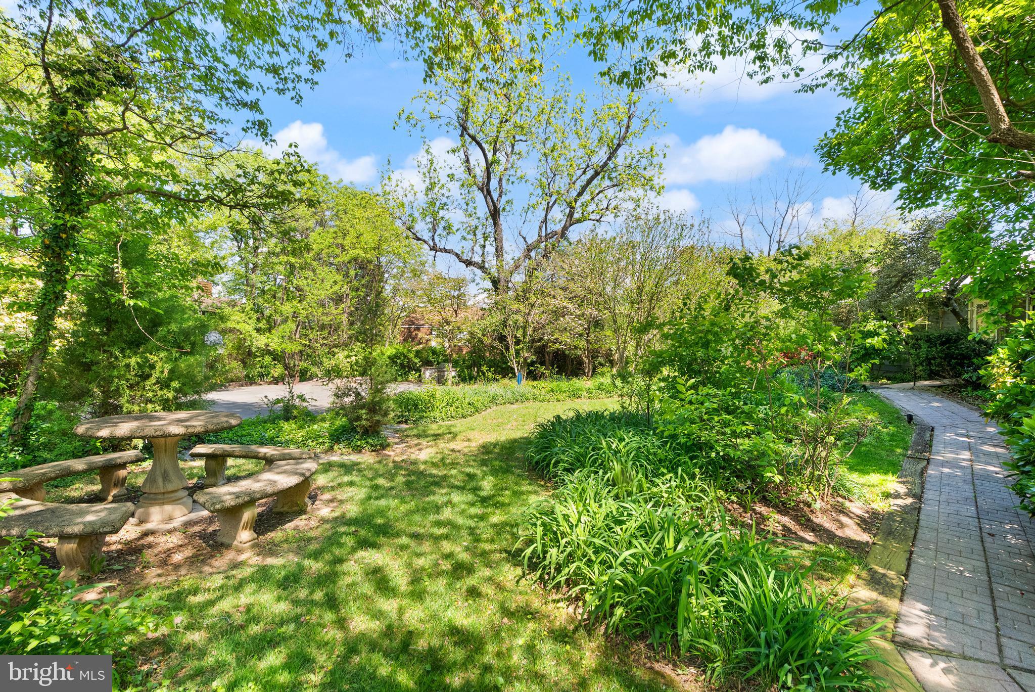 1608 Chain Bridge Road McLean, VA 22101 - Photo 24 of 37