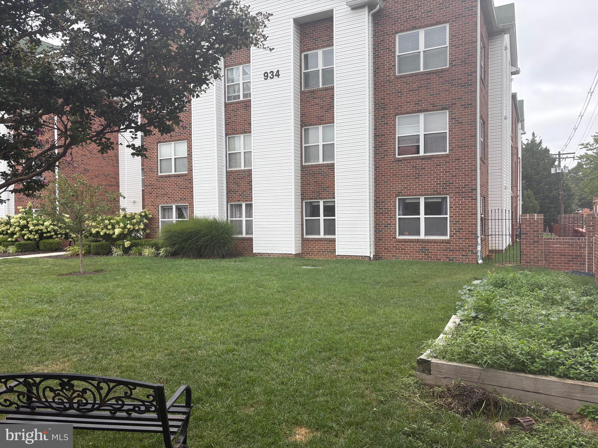 934 Bay Ridge Avenue, Unit 208 Annapolis, MD 21403 - Photo 1 of 6 a view of a house with backyard