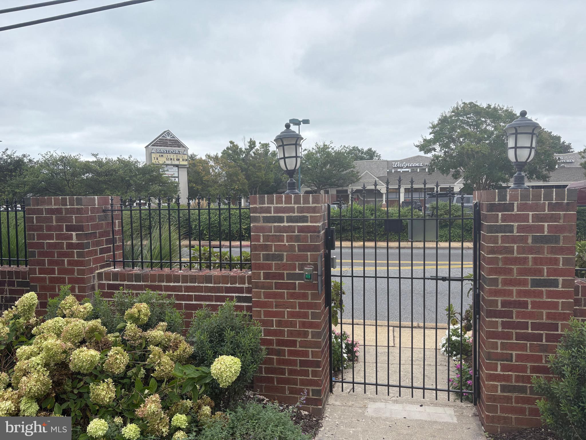 934 Bay Ridge Avenue, Unit 208 Annapolis, MD 21403 - Photo 3 of 6 a terrace view
