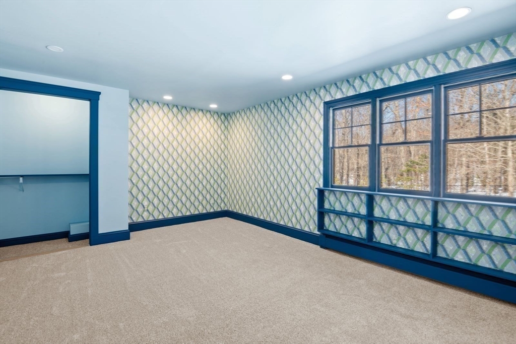 2 Spingler Way Hamilton, MA 01982 - Photo 34 of 40 an empty room with windows