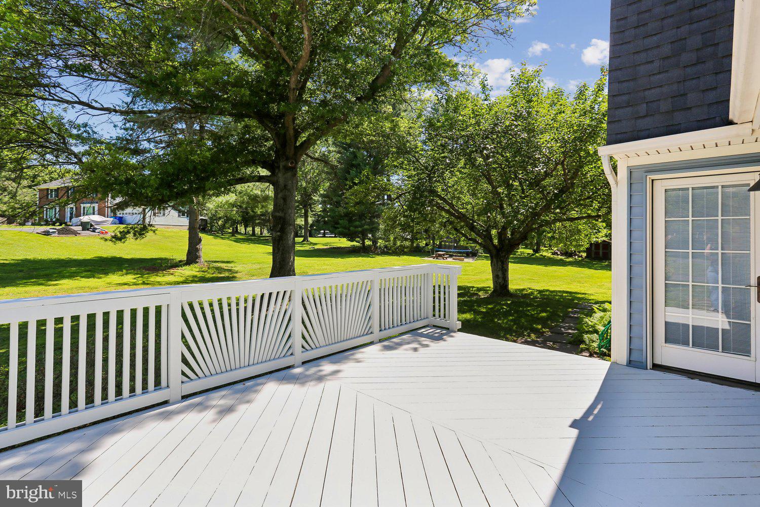 20920 Sunnyacres Road Gaithersburg, MD 20882 - Photo 26 of 64 Deck overlooking backyard