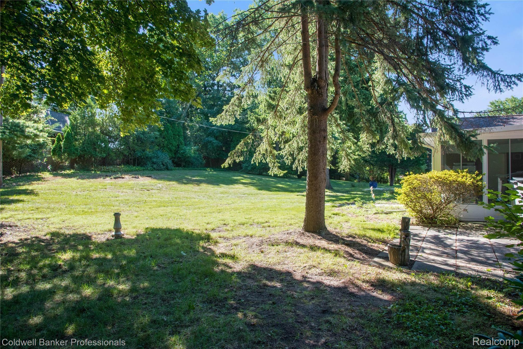 2951 Acorn Road Bloomfield Hills, MI 48302 - Photo 16 of 17 7618-2020 2951 Acorn BH 2617.jpg