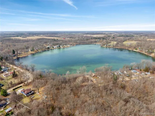 $99,850 | 15050 Longfield Drive, Byron, MI 48418