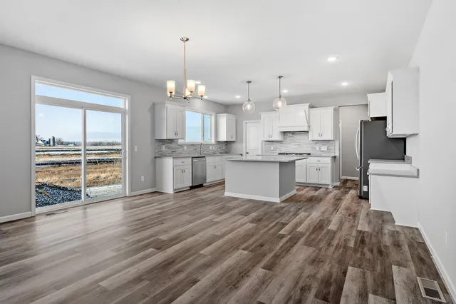 $589,900 | 4906 162nd Street North, Hugo, MN 55038