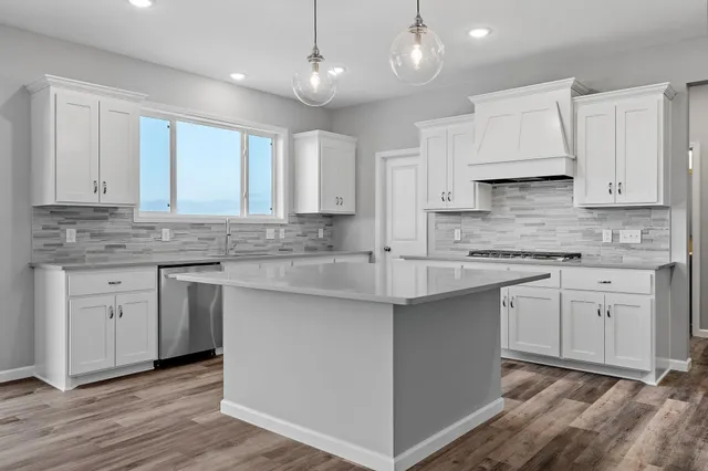 $589,900 | 4906 162nd Street North, Hugo, MN 55038