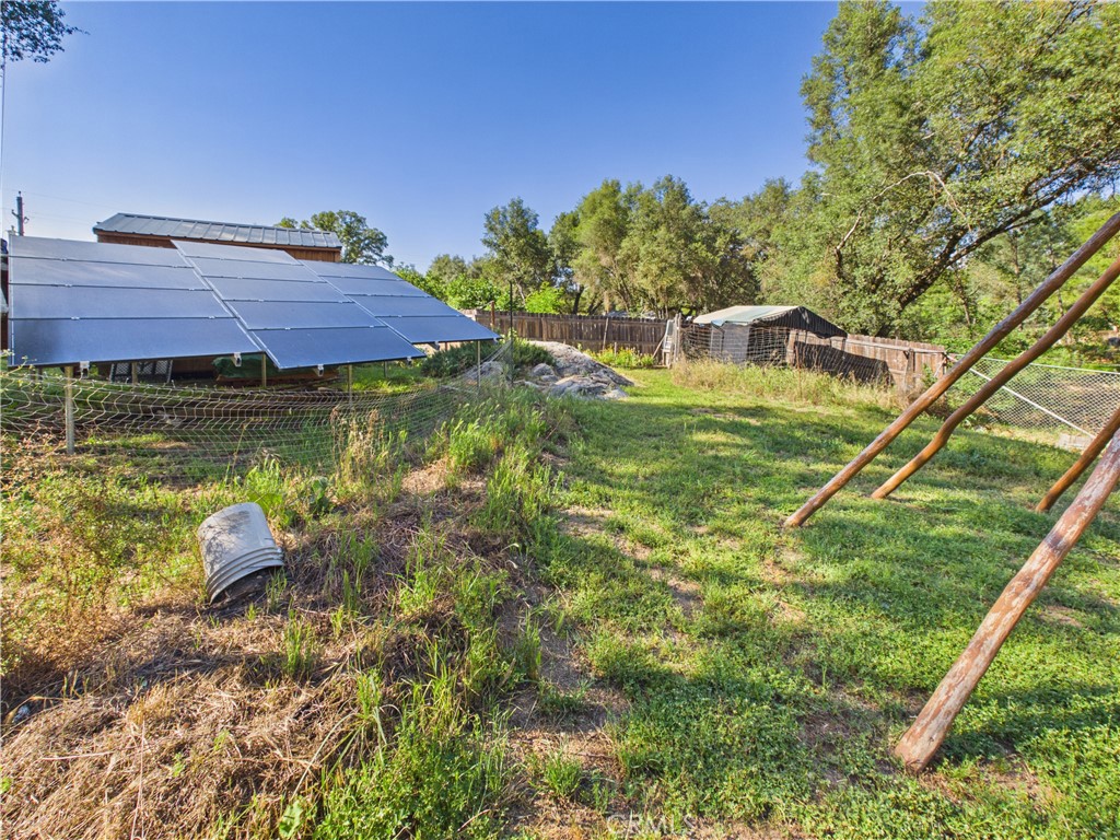 4208 Ramsden Road Mariposa, CA 95338 - Photo 37 of 42 a front view of a house with a yard