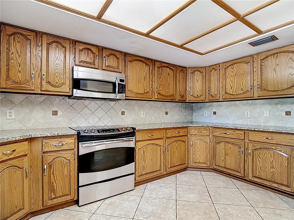 2780 East Sam Allen Road Plant City, FL 33565 - Photo 15 of 47