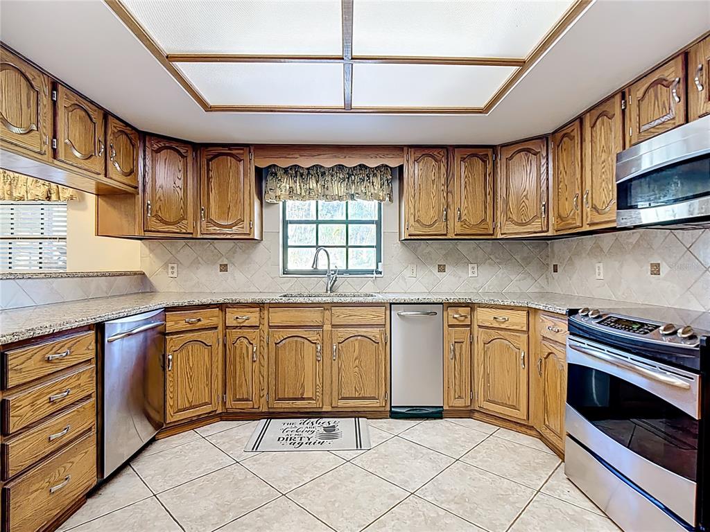 2780 East Sam Allen Road Plant City, FL 33565 - Photo 16 of 47