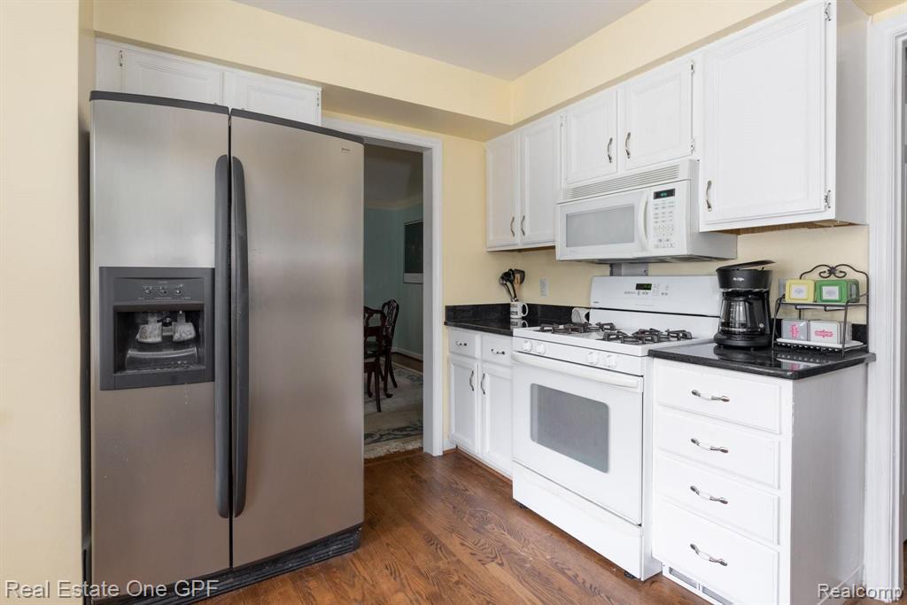 427 Moran Road Grosse Pointe Farms, MI 48236 - Photo 6 of 29