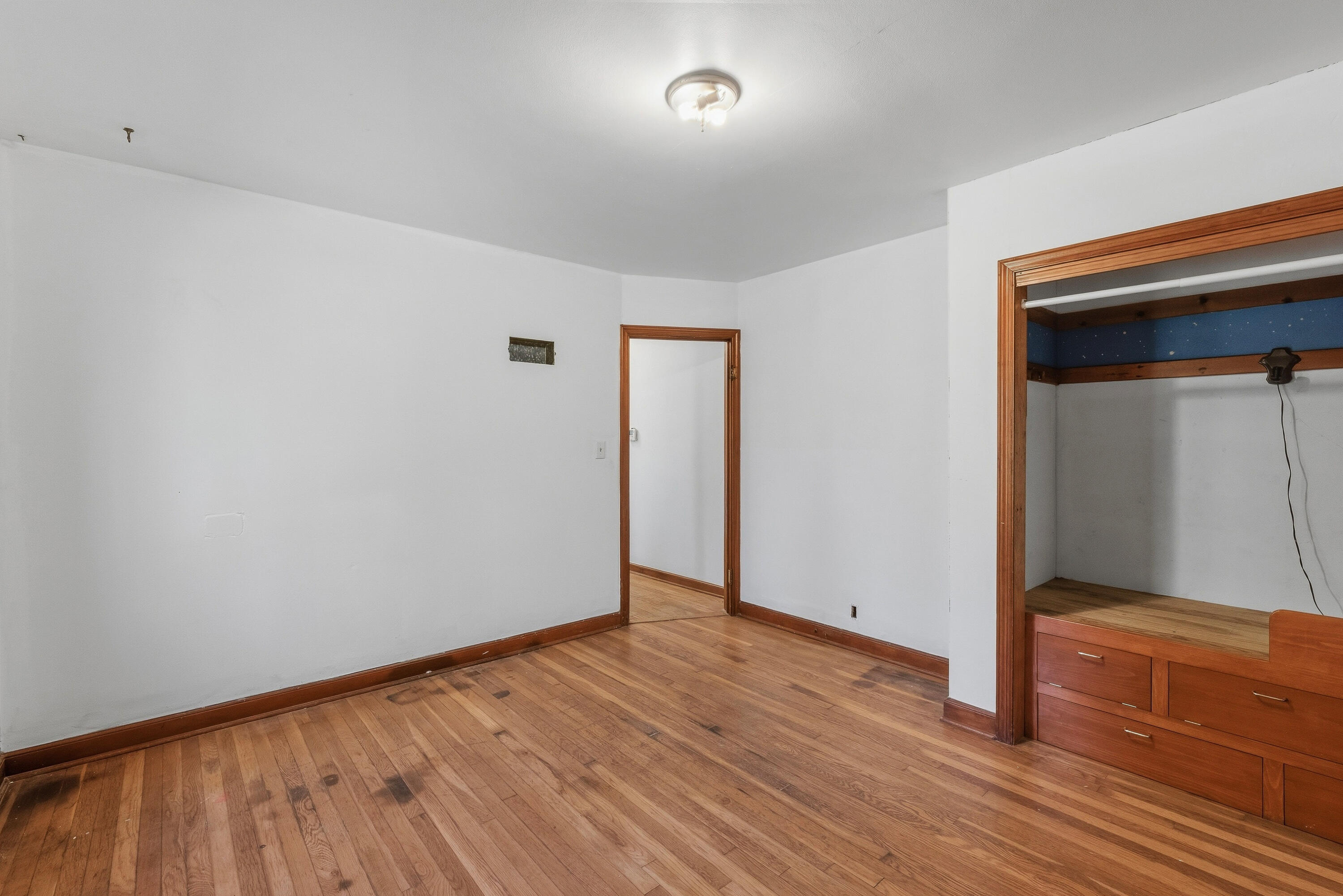 6430 West Freistadt Road Mequon, WI 53092 - Photo 9 of 19 Bedroom 3