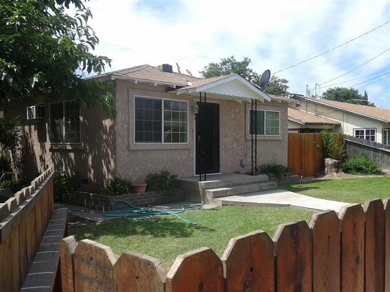 279 East Elizabeth Avenue Reedley, CA 93654 - Photo 1 of 3 Gallery Image 1