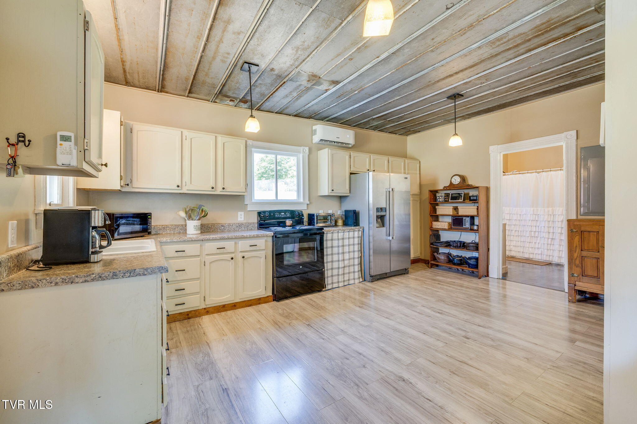 195 Opie Arnold Road Limestone, TN 37681 - Photo 9 of 25 009
