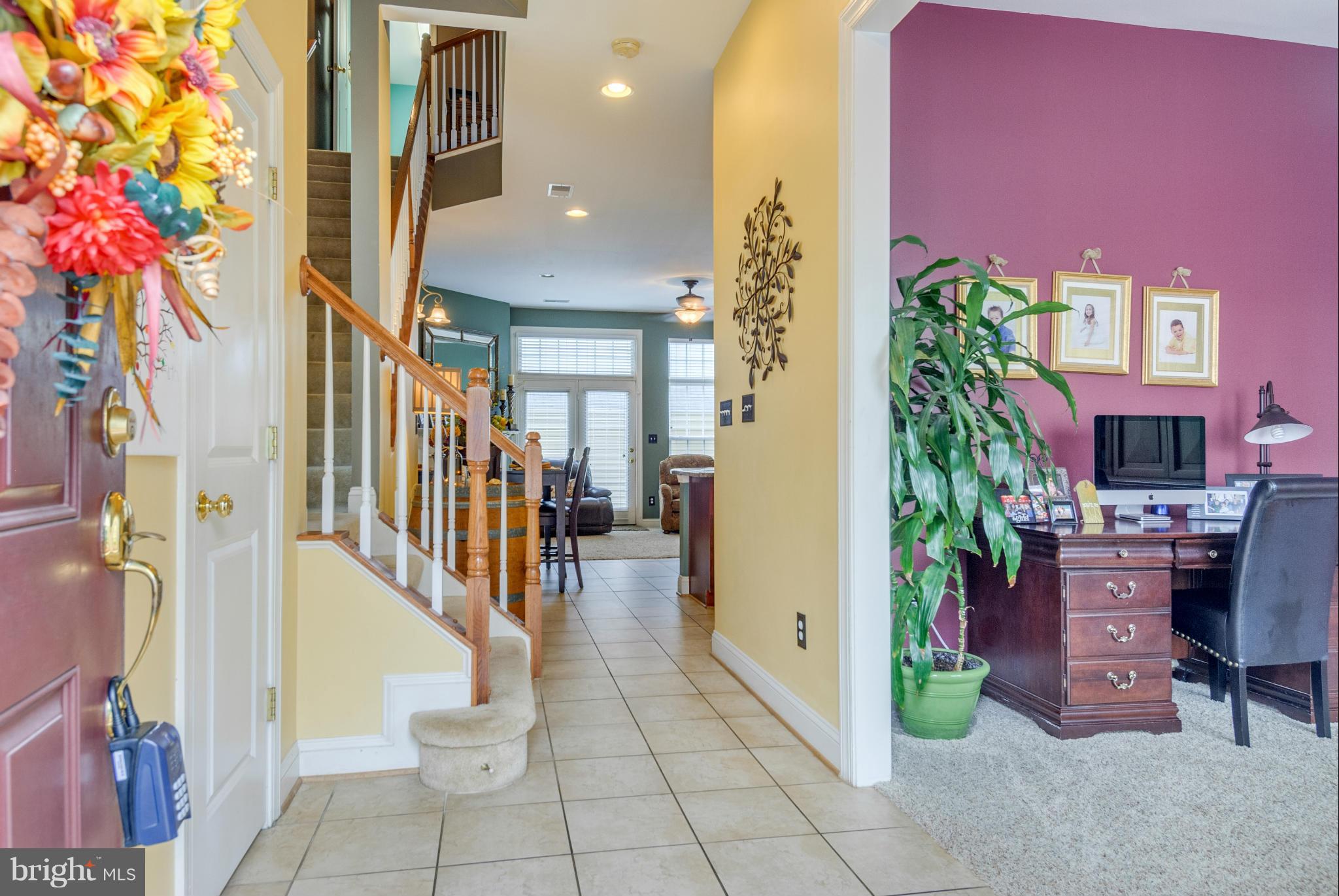 9164 Ribbon Falls Loop Bristow, VA 20136 - Photo 2 of 30 Foyer
