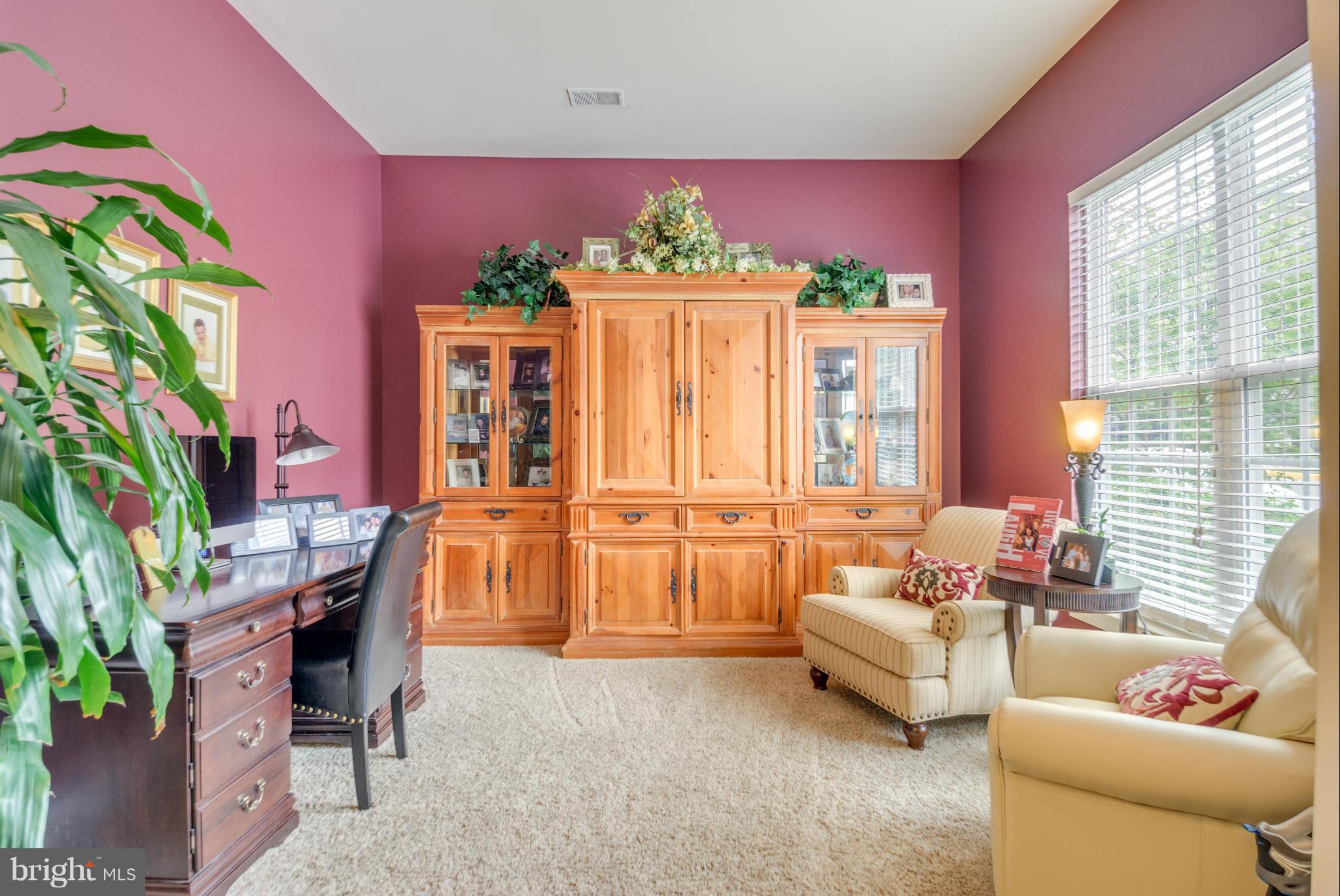 9164 Ribbon Falls Loop Bristow, VA 20136 - Photo 3 of 30 Formal Living Room