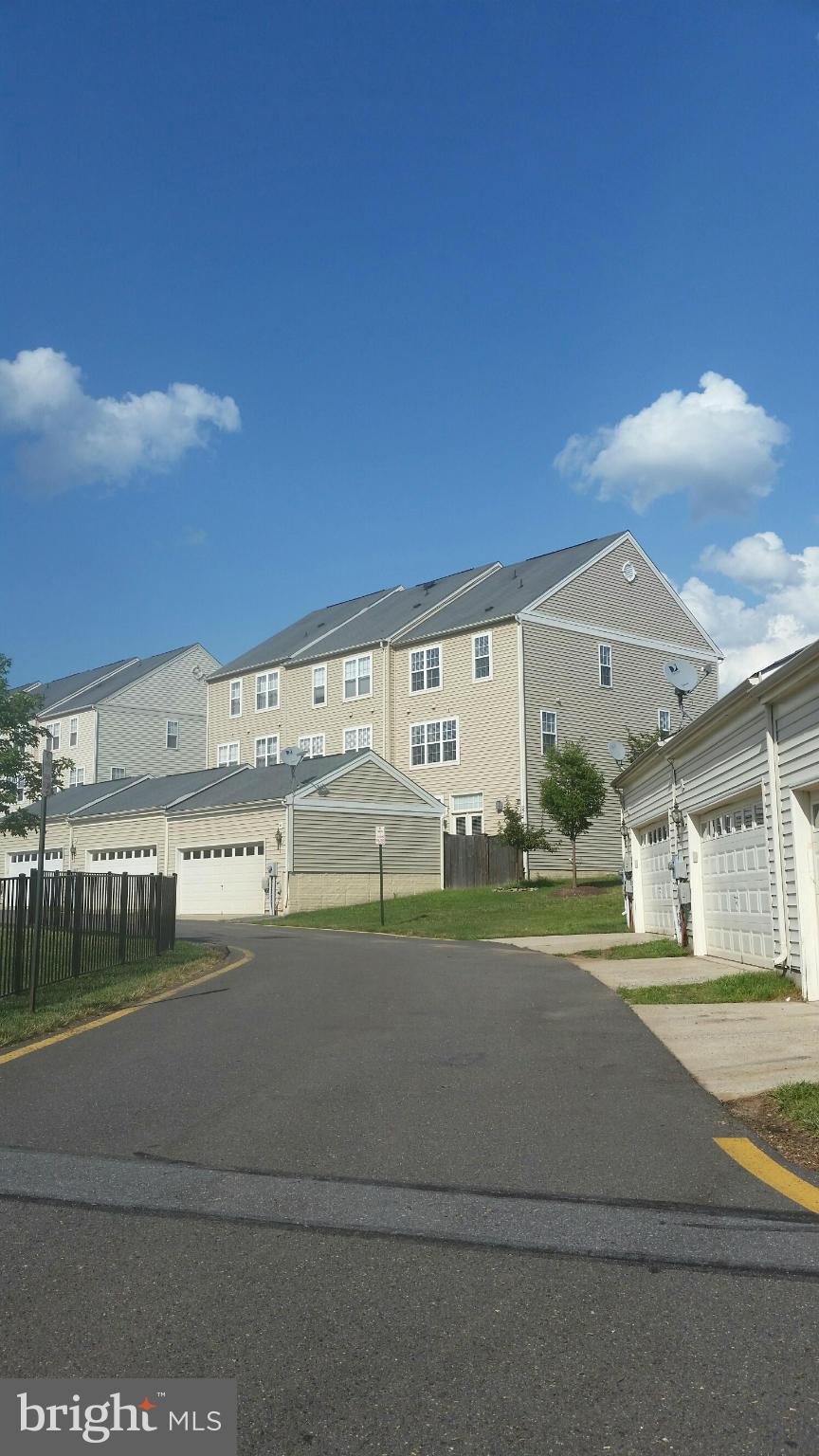 9164 Ribbon Falls Loop Bristow, VA 20136 - Photo 28 of 30 Exterior (Rear)