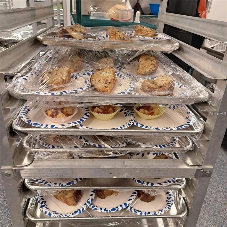 1100 South Belcher Road, Unit 523 Largo, FL 33771 - Photo 40 of 56 a close view of stove