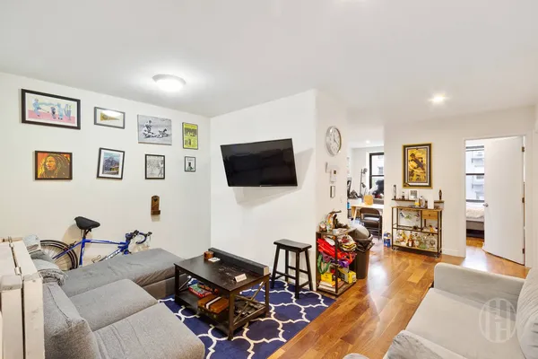 $9,500 | 513 3rd Avenue, Unit 3 | Murray Hill