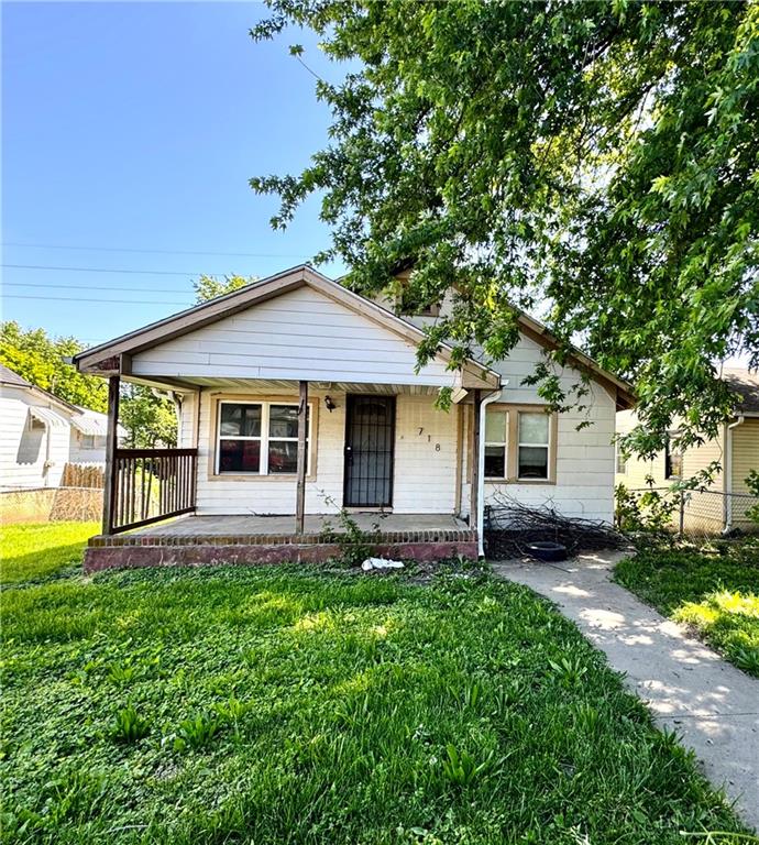 718 Thompson Avenue St. Joseph, MO 64504 - Photo 1 of 15