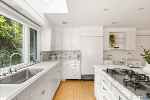 $2,100,000 | 18 River Lane, Westport, CT 06880
