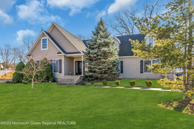 $5,390 | 374.5 Park Avenue, Oakhurst, NJ 07755