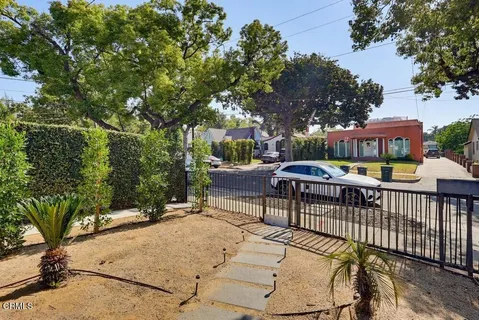 $1,100,000 | 1705 North Madison Avenue, Pasadena, CA 91104