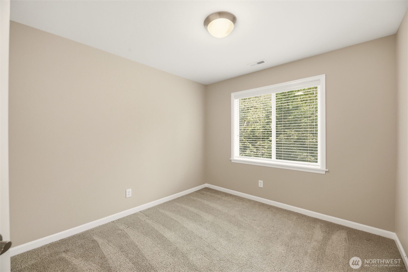 3501 156th Place Southeast Bothell, WA 98012 - Photo 27 of 36 an empty room with a window