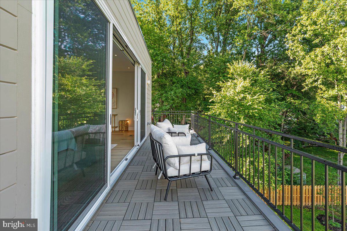 2841 Edgelea Road Vienna, VA 22181 - Photo 43 of 67 Gallery Image 43