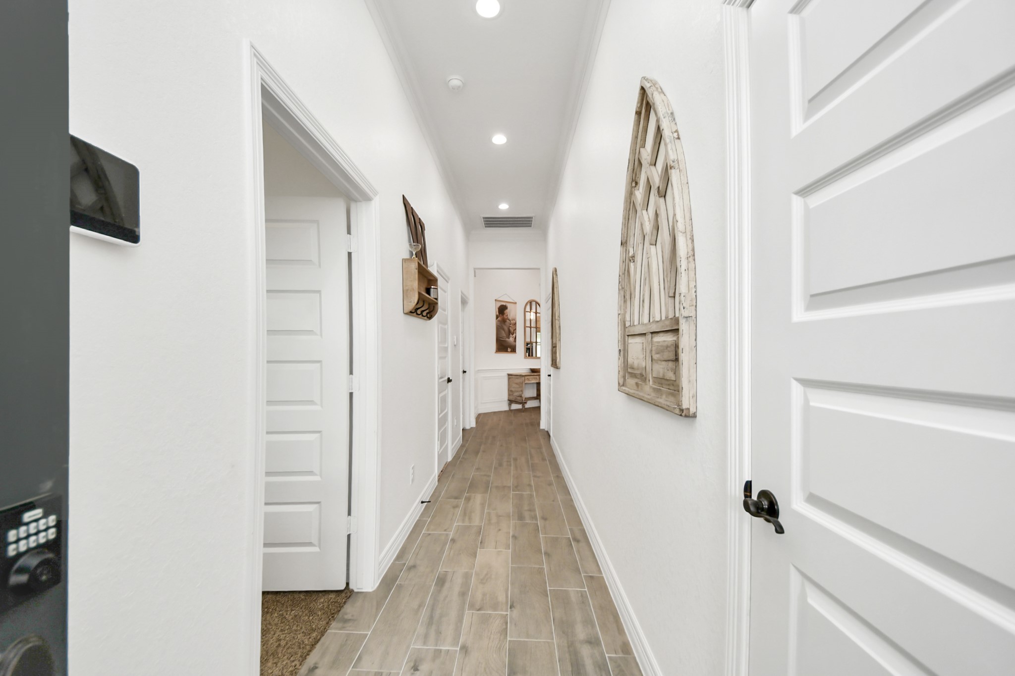 111 Alder Loop Anahuac, TX 77514 - Photo 43 of 50 Entry Way Hall