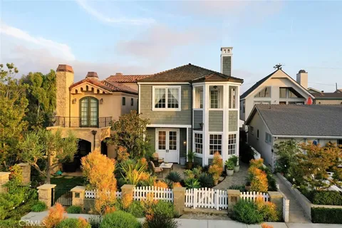 $5,195,000 | 320 Heliotrope Avenue, Corona del Mar, CA 92625