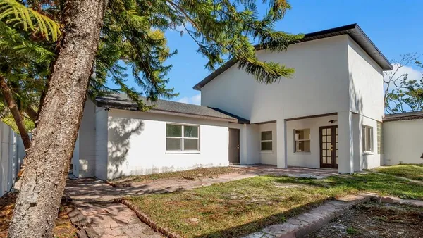 $3,900 | 8641 May Circle, Tampa, FL 33614