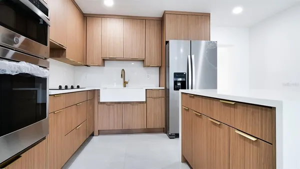 $3,900 | 8641 May Circle, Tampa, FL 33614