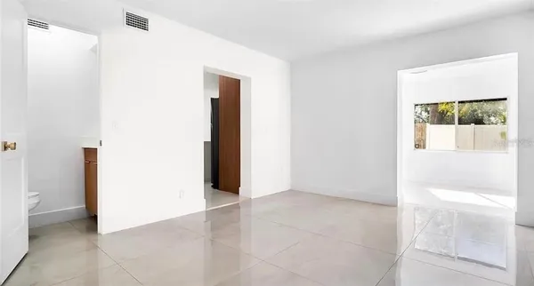 $3,900 | 8641 May Circle, Tampa, FL 33614